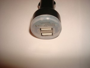  USB  2  " MINI 2  " 2,1 A + 1 A    (0,5)