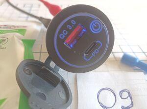 09  USB   2  AC 09 () QC3.0 +PD30W +  / 