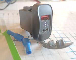 10  USB   2  AC 10 (  ) QC3.0 +PD30W + 