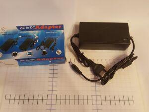   15V 3A (   5,5  ) M-com ( 2.5 A ) .