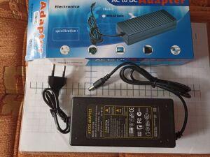  12V 8A ( 5,5   ) M-Com ( 3.8 A ) .