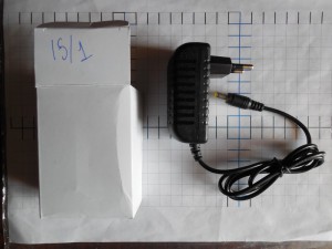  15V 1A ( 5,5 mm )  CH-com ( 1,3 A) .