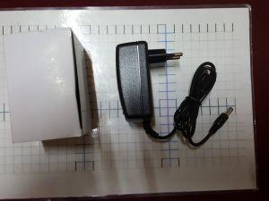  24V 2A   ( 5,5 mm )    CH-com (2,6 ) . 
