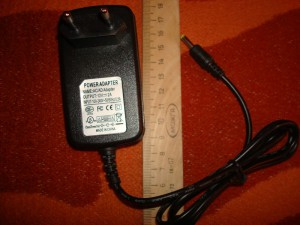  12V 2A ( 2,5  -  ) CH-Com (2,2 A ) .