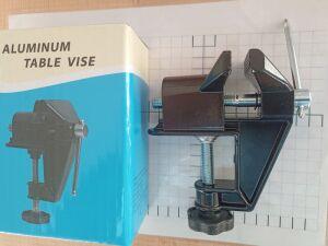 тиски " Черные побольше Aluminium table Vise "
