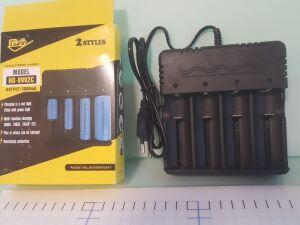   4 Li  18650 " HD-8992 " LP 8060 A4242 . 